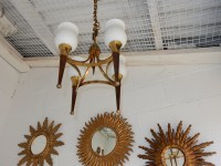 1950&#039; Lustre Bronze et Laiton Avec Flèche Style Arbus ou Maison Jansen 4 Lampes