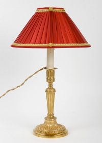 Paire de flambeaux en lampes à décor de cannelures en bronze ciselé doré époque Louis XVI vers 1780