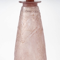 Flacon « Poésie » verre blanc patiné améthyste de René LALIQUE pour D&#039;Orsay