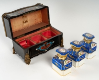 Un coffret à flacons de parfums XIXème siècle