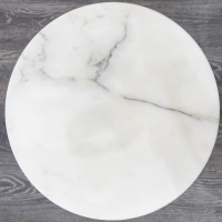 Eero SAARINEN (1910-1961), Edition Knoll: Round pedestal table in aluminum marble and white Rilsan