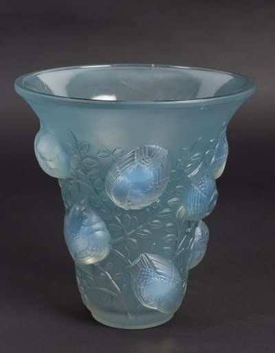 Vase « Saint-François » verre opalescent patiné bleu de René LALIQUE|||||||