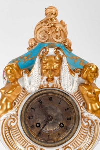Pendule en porcelaine du XIXème siècle
