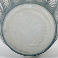 Vase &quot;Tournai&quot; verre blanc patiné bleu gris de René LALIQUE