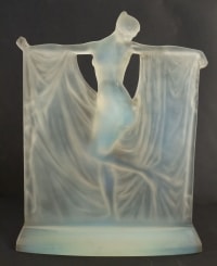 René Lalique Opalescent &quot;Suzanne&quot; Statuette