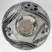 Vase « Baies » verre blanc émaillé noir d’origine à chaud de René LALIQUE