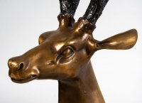 Un cerf et une biche en bronze