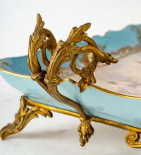 Plateau en porcelaine et décors bronze doré, XIXème siècle