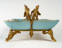 Plateau en porcelaine et décors bronze doré, XIXème siècle
