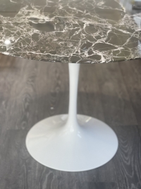 Knoll  &amp; Eero Saarinen , Table &quot;Tulip&quot;  Marbre Vert imperial 107 cm