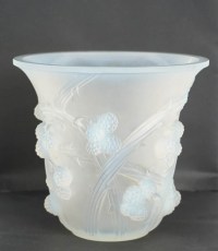 René Lalique Opalescent Vase &quot;Mûres&quot;