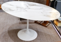 Eero Saarinen &amp;  Knoll : Table « Tulip ovale » calacatta oro