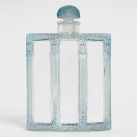 Flacon &quot;Calendal&quot; verre blanc patiné bleu de René LALIQUE pour Molinard