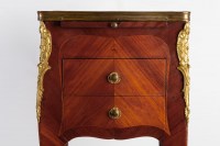 Table de salon Style Louis XV. 19e siècle