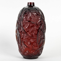Vase &quot;Ronces&quot; verre rouge foncé de René LALIQUE
