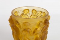 Vase « Bacchantes » verre jaune ambré de René LALIQUE