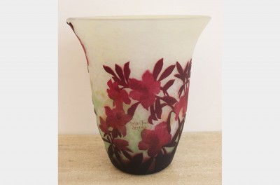 MULLER FRERES - Important vase à décor d&#039;hibiscus||