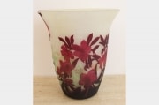 MULLER FRERES - Important vase à décor d&#039;hibiscus