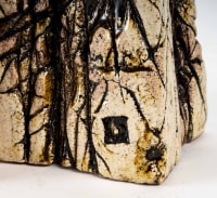 Totem en grés et bois par Salvatore Parisi - exposition en cours