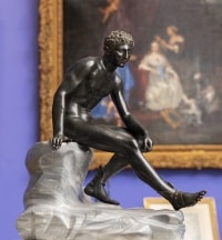 Hermès assis d’après l’antique – bronze à patine sombre vers 1890