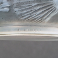 Vase &quot;Poissons&quot; verre opalescent patiné gris de René LALIQUE