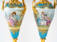 Paire de Vases en Porcelaine de Sèvres bleu, XIXème siècle