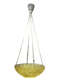 Suspension Plafonnier Lustre &quot;Charmes&quot; verre jaune de René LALIQUE