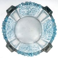 Vase « Quatre Panneaux » verre blanc patiné bleu de René LALIQUE