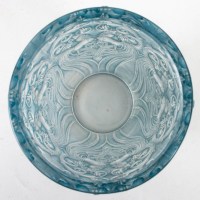 Vase &quot;Coqs et Plumes&quot; verre blanc patiné bleu de René LALIQUE