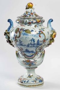 Vase Delft polychrome, XVIIIème siècle