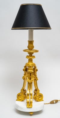 Paire de lampes en bronze doré et marbre de Carrare, Circa 1870