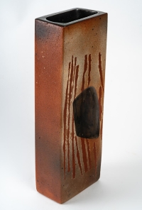 Vase architecture en céramique par Nicole Giroud
