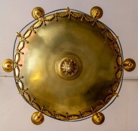 Joli lustre néo-classique, style Louis XVI, en bronze doré