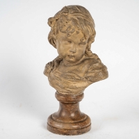 D’après Jean-Antoine Houdon (1741-1828) - Paire de bustes d’enfants en terre cuite XIXème siècle