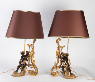 Une paire de chenets montés en lampe époque XIXe de style Napoléon III||||||||||