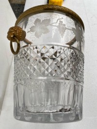 1950-70′ Seau à Champagne Cristal St Louis Gravé Aux Attributs de la Vigne et Bronze Doré Aux têtes de Lion