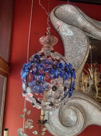 1970′ Lustre Ou Lanterne à Décor de Fleurs et Feuilles en Métal Doré Et Verre Coloré Bleu Maison Baguès Ou Banci