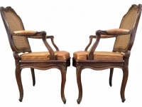 Paire de fauteuils d&#039;époque Régence en bois naturel estampillés Jean Avisse