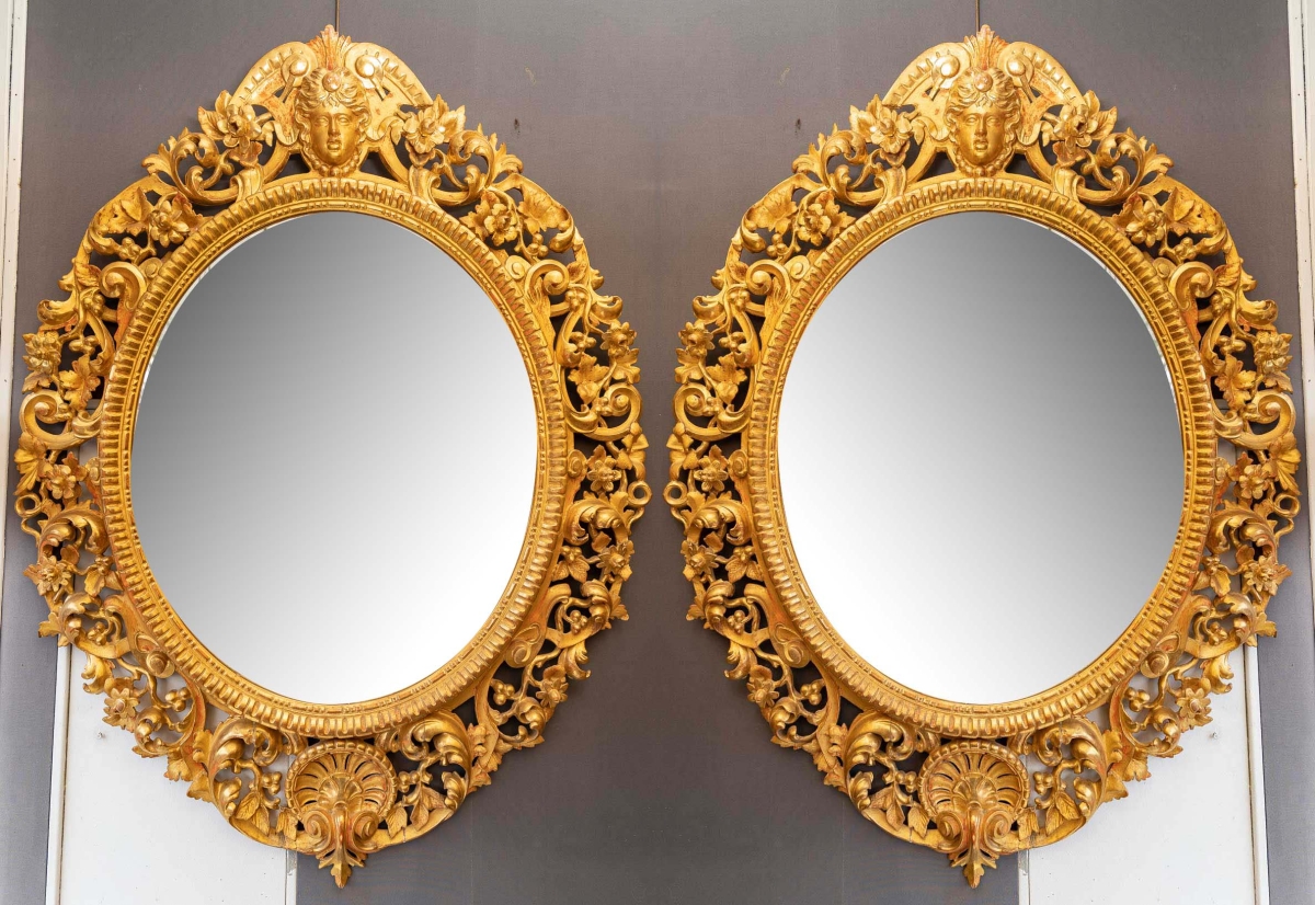 Paire de miroirs en bois sculpté et doré, XIXème siècle, Italie|||||||