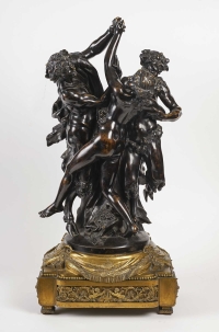 Spectaculaire bronze à trois personnages  signée  Clodion