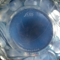 Vase &quot;Avallon&quot; verre opalescent patiné bleu de René LALIQUE