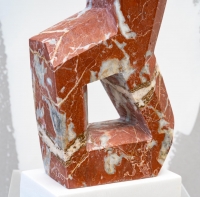 Sculpture en marbre rouge de SAVY