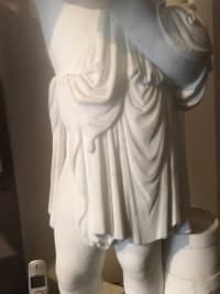 Statue en marbre blanc,&quot;Enfant aux raisins&quot;. Ref:13