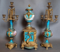 Garniture en porcelaine de Sèvres, XIXème siècle