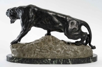 Bronze du début du XXème siècle représentant un Félin