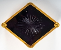 Coupe octogonale en bronze doré et cristal violet
