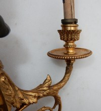1900&#039; Paire d Appliques à Deux Bras de Lumière de Style Louis XVI en Bronze Doré d&#039;Après un Modèle de Jean HAURE à Décor de Bustes d&#039;Enfants Musiciens