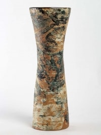 Petit vase courbé par Annie Fourmanoir - exposition en cours