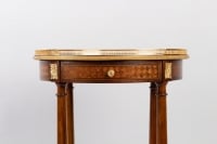 Petite table guéridon en placage de noyer de style Napoléon III