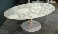 Eero Saarinen &amp; Knoll International - table basse ovale &quot;tulipe&quot; en marbre